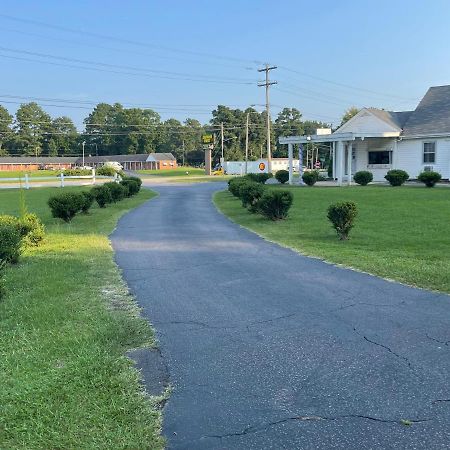 Kenwood Court Motel Wilson Exterior photo