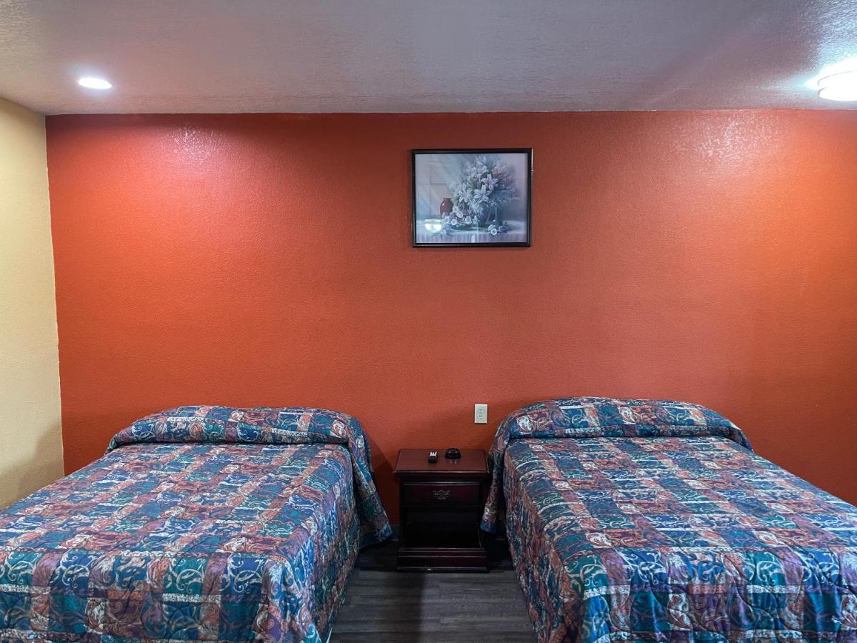 Kenwood Court Motel Wilson Exterior photo